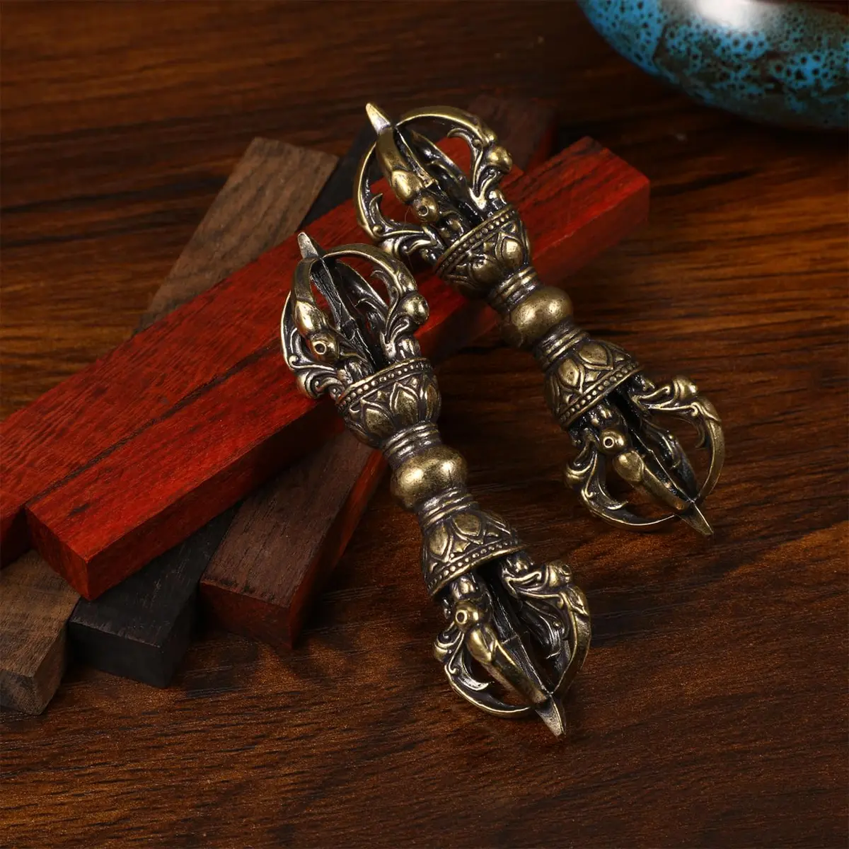 Homoyoyo Vintage Brass Vajra Pendant 8.85cm (3.48in) | Authentic Religious Decor - view 9
