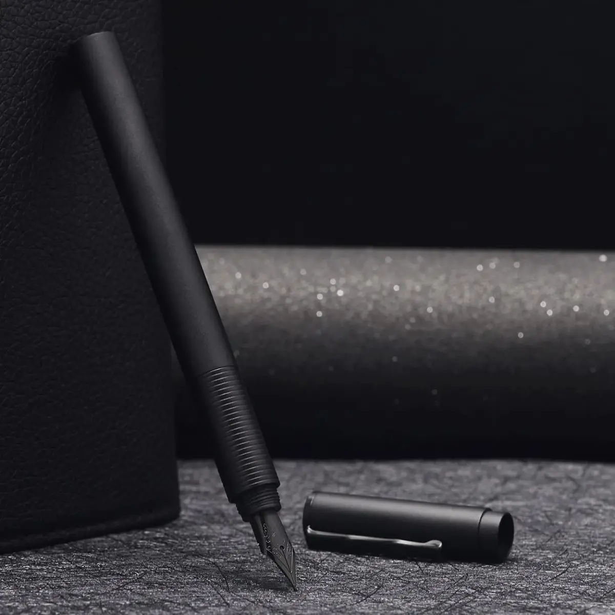 erofa H3 Fountain Pen Titanium Black Fine Nib with Bamboo Clip, Aluminum Alloy Writing Pen 13.5cm (5.3in) - view 3