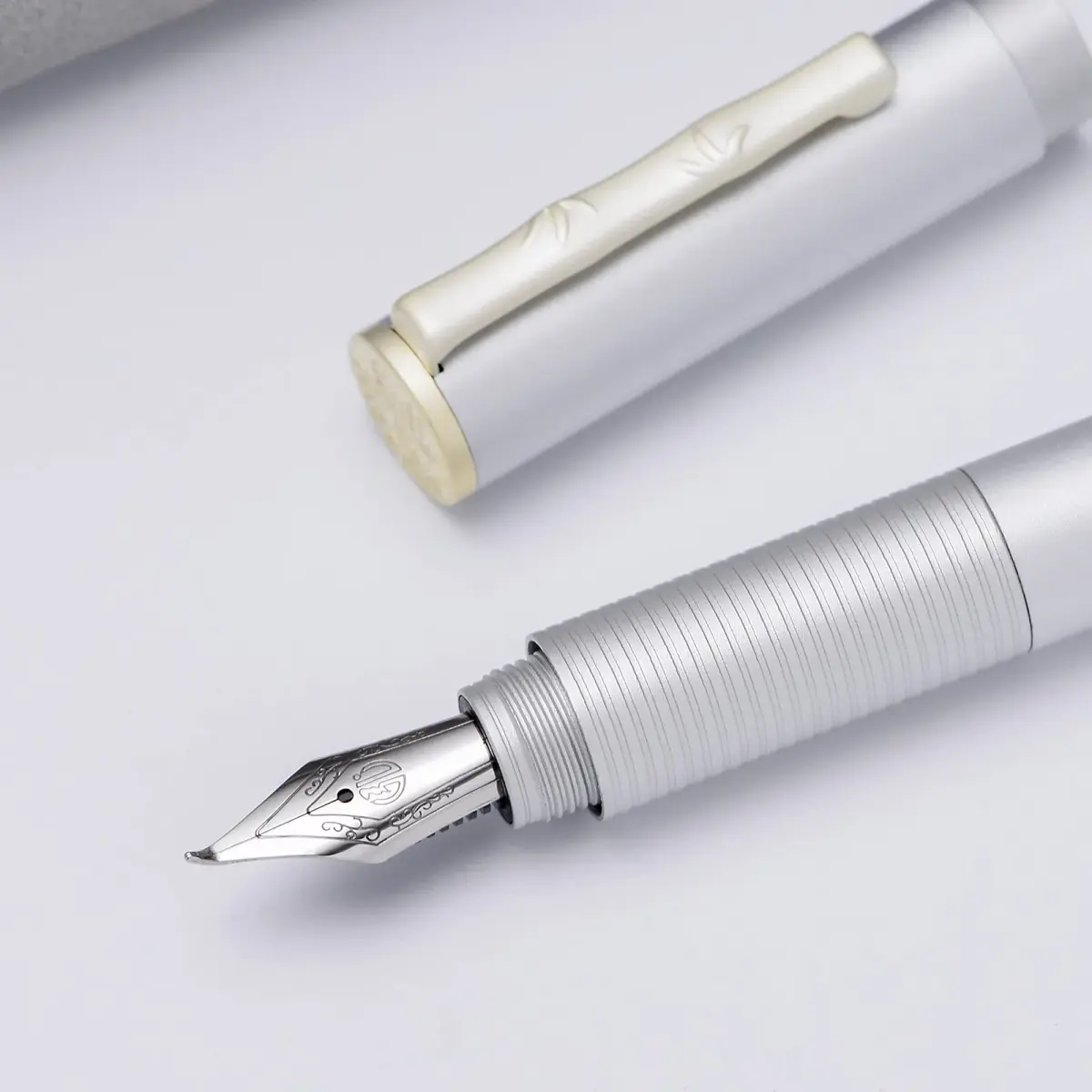 erofa H3 Fountain Pen H3-White Bent Nib with Bamboo Clip, Silver Aluminum Alloy Writing Pen - main product image