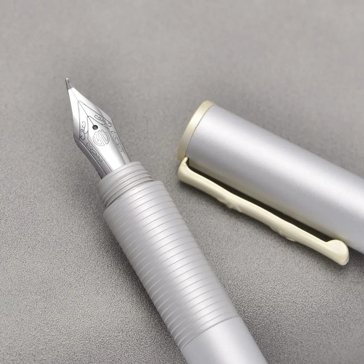 erofa H3 Fountain Pen H3-White Bent Nib with Bamboo Clip, Silver Aluminum Alloy Writing Pen - view 2