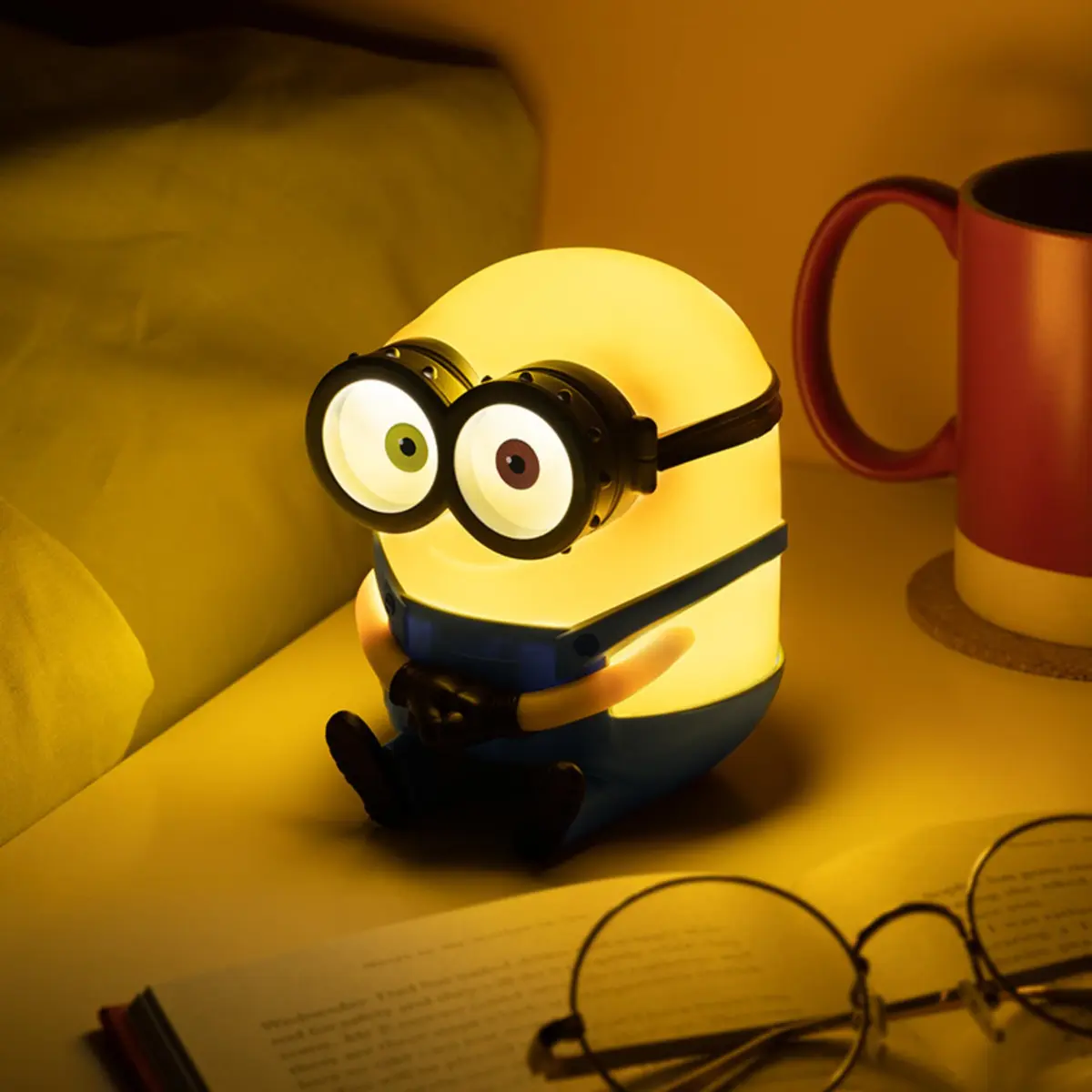Paladone Minions Bob Light 11.5cm (4.5in) | Officially Licensed LED Figurine Lamp for Despicable Me Fans - view 5
