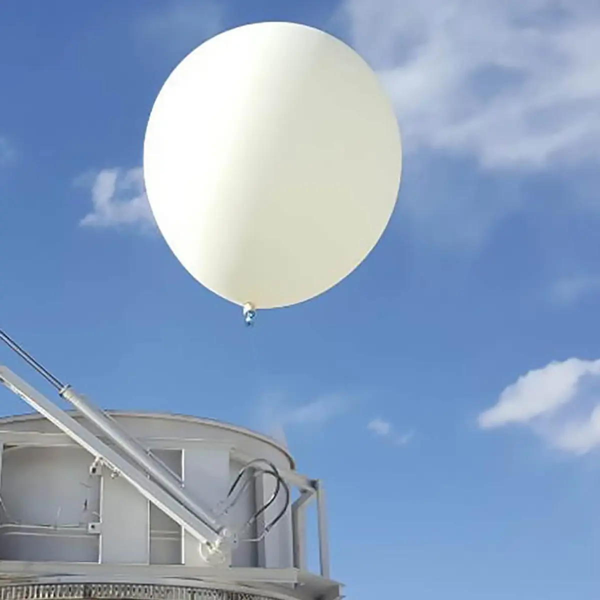 Nballoon Professional Weather Balloon 1.83 m (6 ft) | Lift Altitude 26,000m - main product image