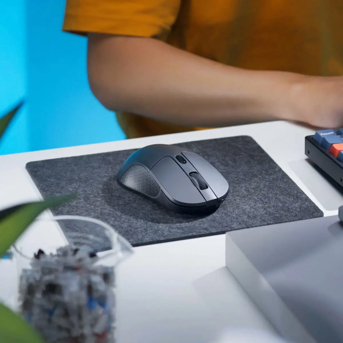 Keychron M3 Wireless Mouse, PAW3395 Sensor 26000 DPI | Ergonomic, Lightweight 79g, 2.4 GHz/Bluetooth 5.1 - view 8