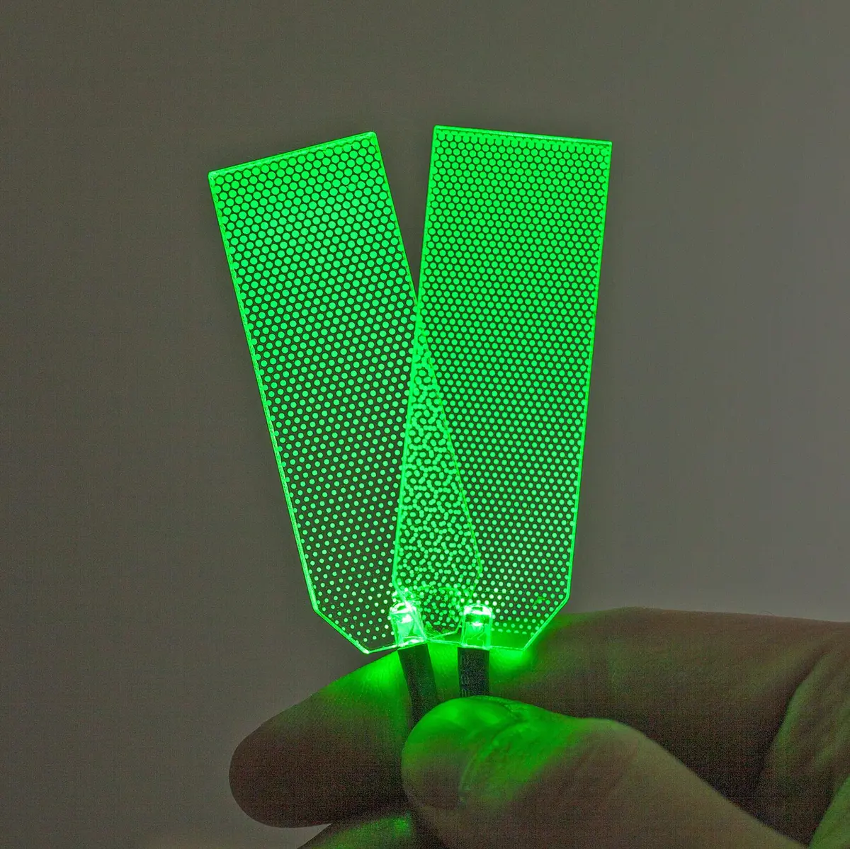 mlnyitus LED Helmet Light Kit Green | 32cm (12.6 in) Wire, Battery Powered - main product image