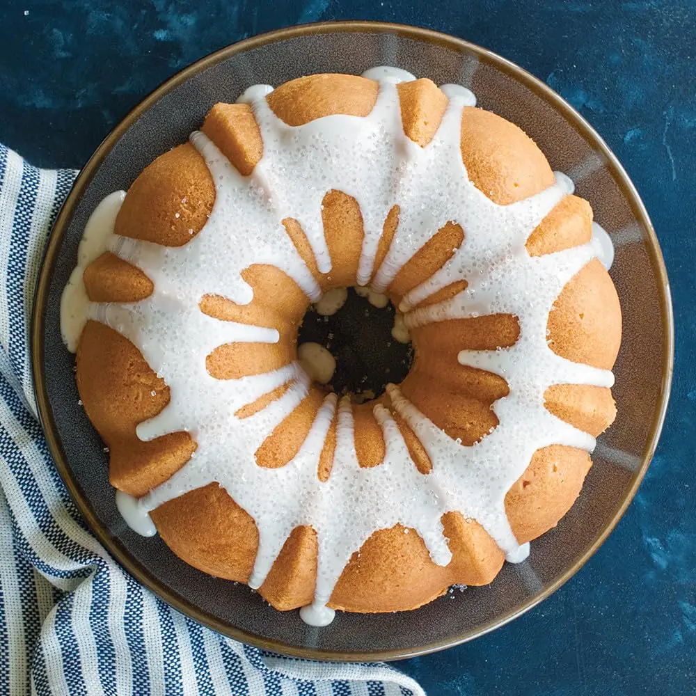 Nordic Ware Formed Treat Bundt Pan 12 Cup 2.84 L (12 Cup) Silver | Bakes Picture-Perfect Cakes With Ease - view 3