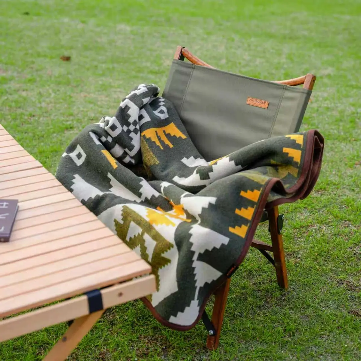 ACUSHLA Merino Wool Camping Blanket 163cm x 200cm (63" x 79") | Warm, Soft, Breathable Outdoor Throw - view 6