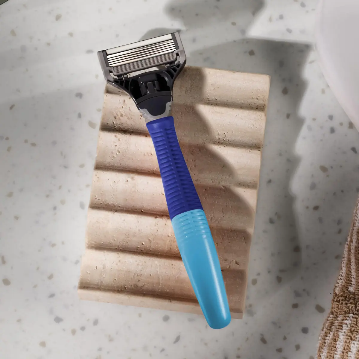 Harry's Original Shaving Kit for Men - Ocean Blue Handle with 3 German-Engineered 5-Blade Refills | Close Shave - view 3