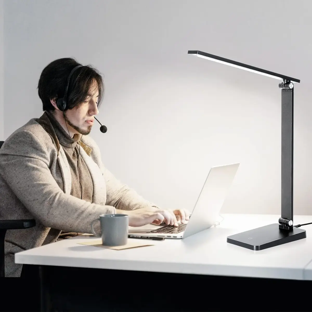 Best World LED Black Desk Lamp with USB Charging Port | 8W 5000K Cool White Light - view 7