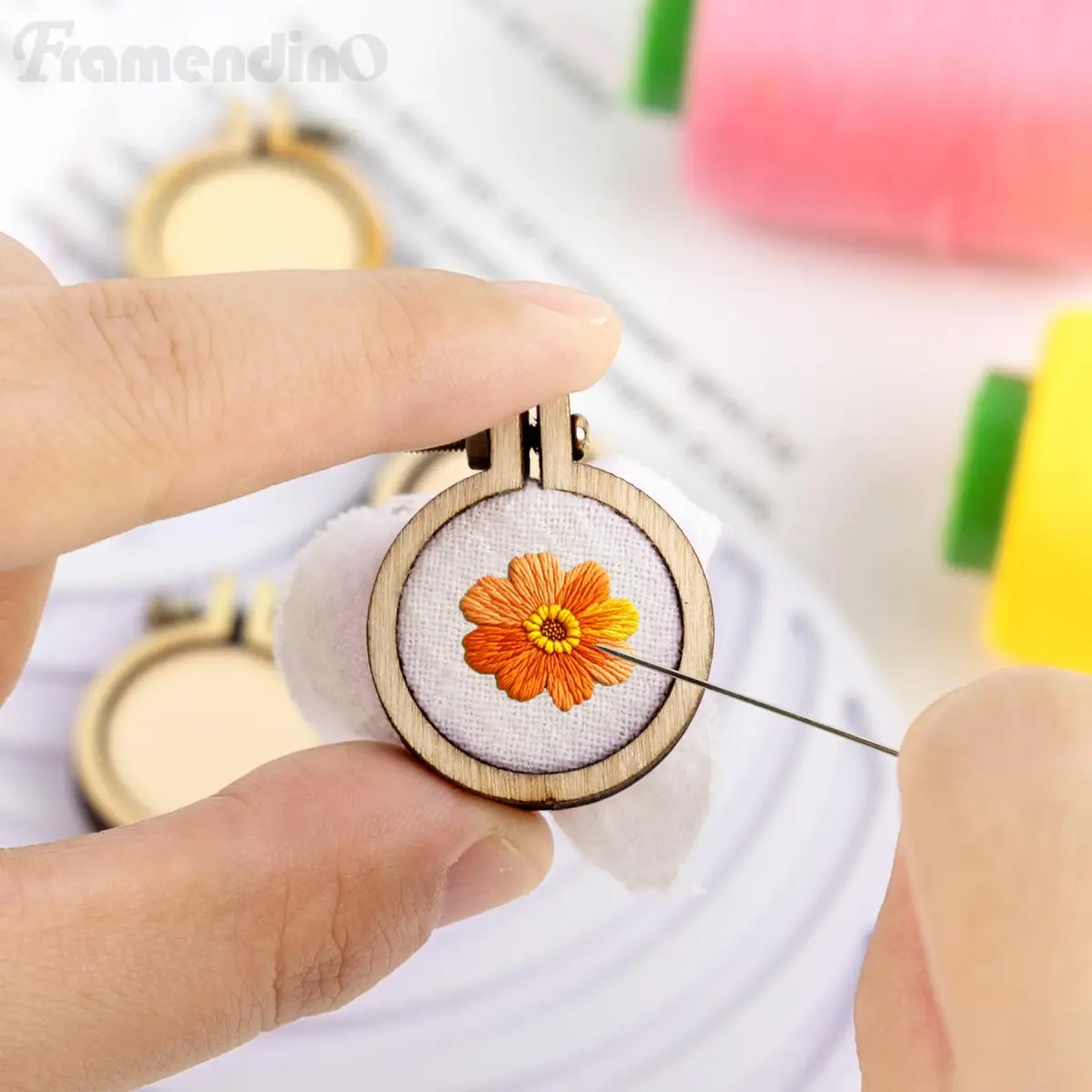 Framendino Mini Embroidery Hoops Wood Round Cross Stitch for Crafts Jewelry 20 Pack (2.9 cm / 2.5 cm) - view 3