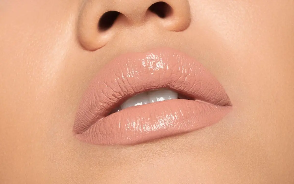 Pupa Milano Vamp! Extreme Colour Lipstick 0.123 Oz | Fuller, Defined Lips with Plumping Treatment - view 2