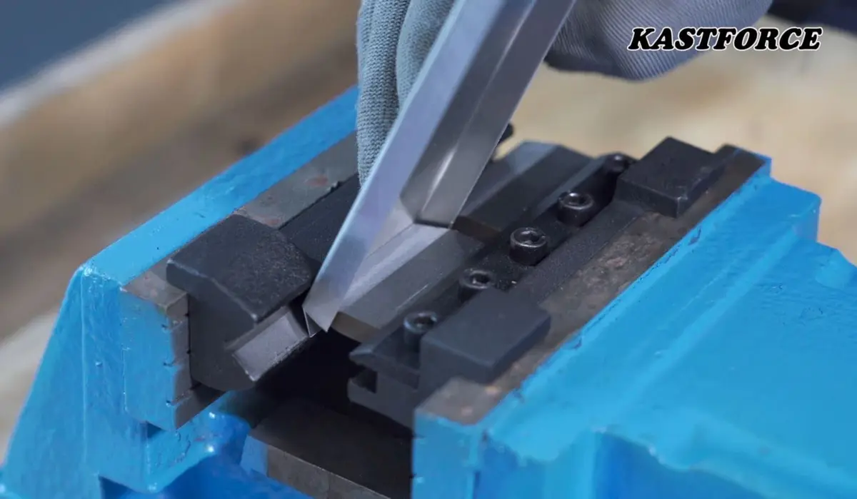 KASTFORCE KF5011 5 Inch (125mm) Metal Brake Bender Attachment with 3 Finger Dies | Bends 14 Gauge Steel & 1/8" Aluminum - view 4