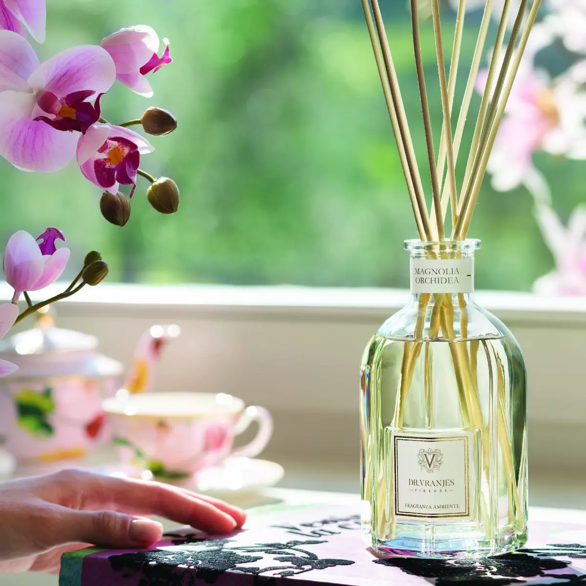Dr. Vranjes Magnolia Orchidea Diffuser 250ml + Double Pack of White Sticks | Floral Luxury Home Fragrance - view 4