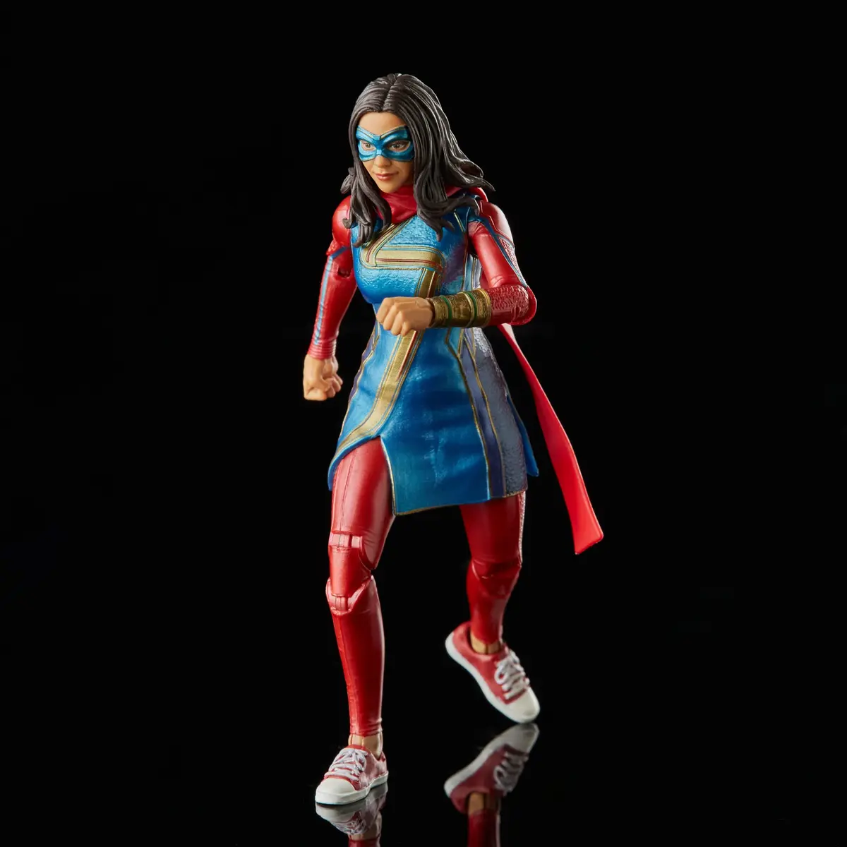 Marvel Legends Series Disney Plus Ms. Marvel Action Figure 6-inch | Premium Collectible Toy with Accessories - view 2