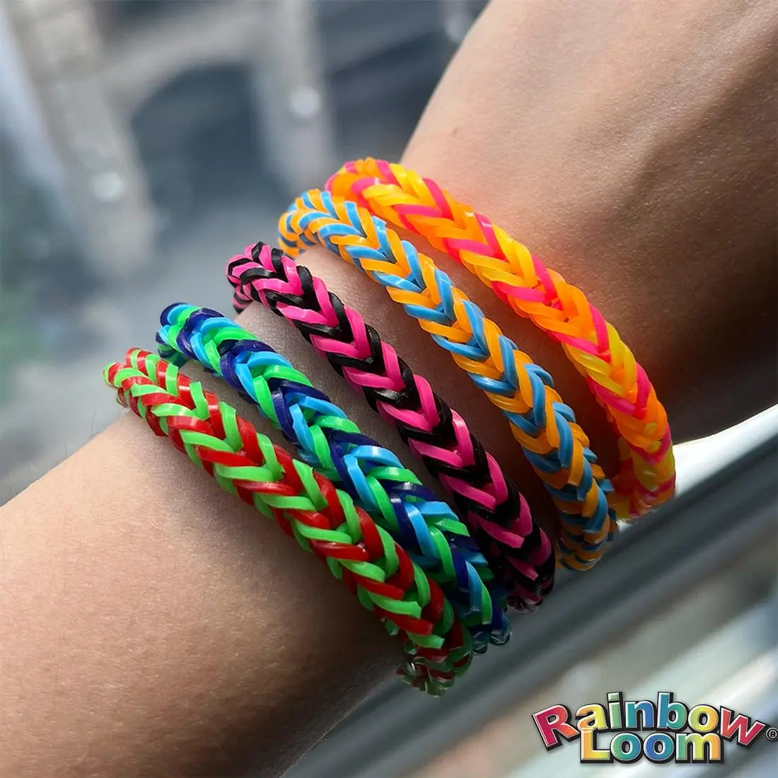 Rainbow Loom Treasure Box Neon Edition - 8000 Neon Rubber Bands & 150 C-Clips | 355.6 cm (14 in) Width - view 6