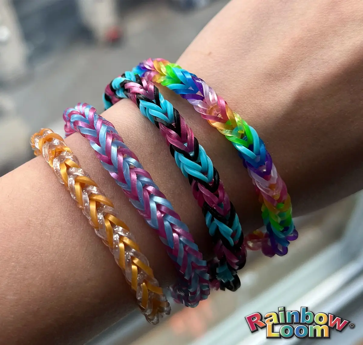 Rainbow Loom Treasure Box Sparkle Edition - 8000+ Rubber Bands & 2 Happy Looms | Assorted Colors Art Craft Kit - view 6