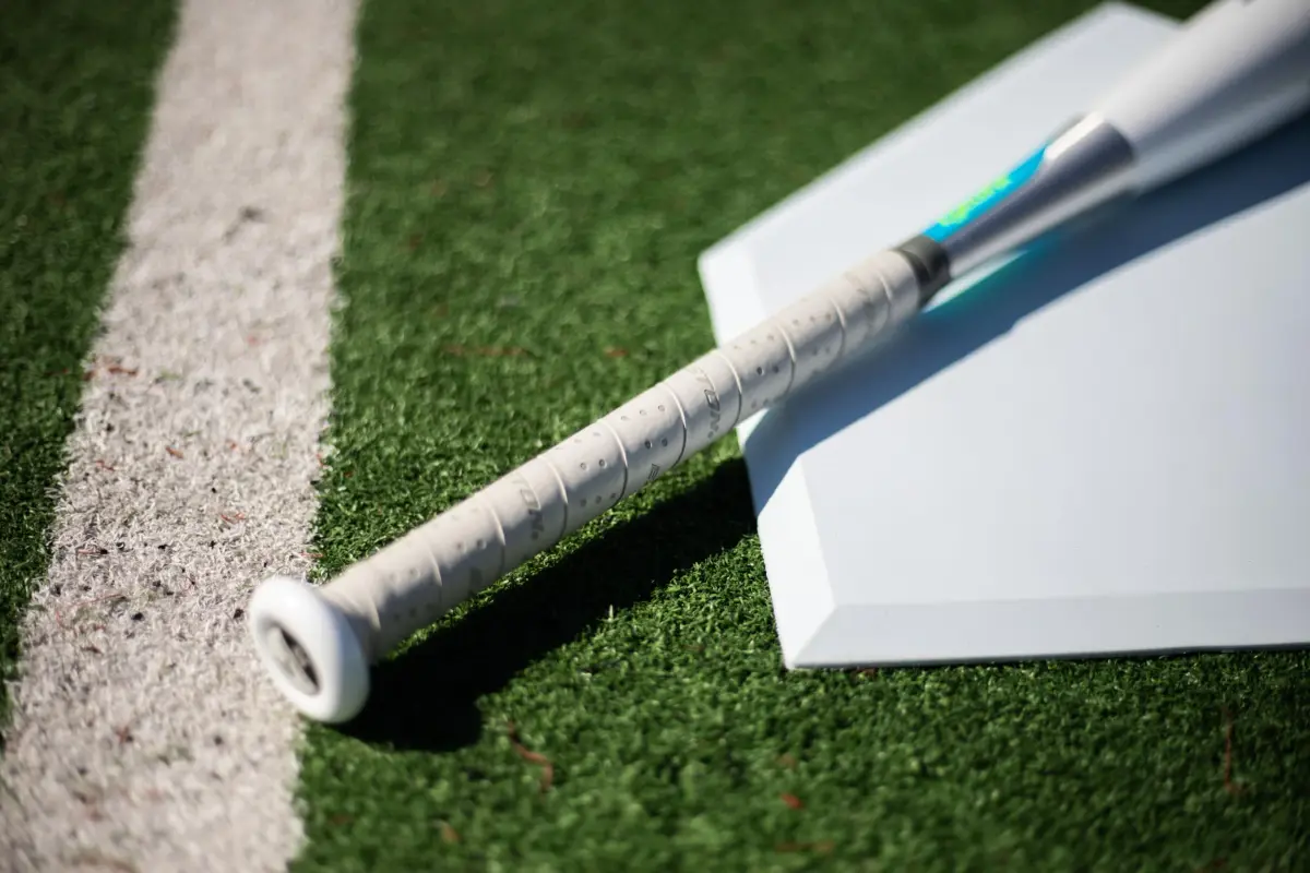Easton Cyclone Fastpitch Softball Bat -10 27" (68.58 cm) | Approved for All Fastpitch Fields - view 6