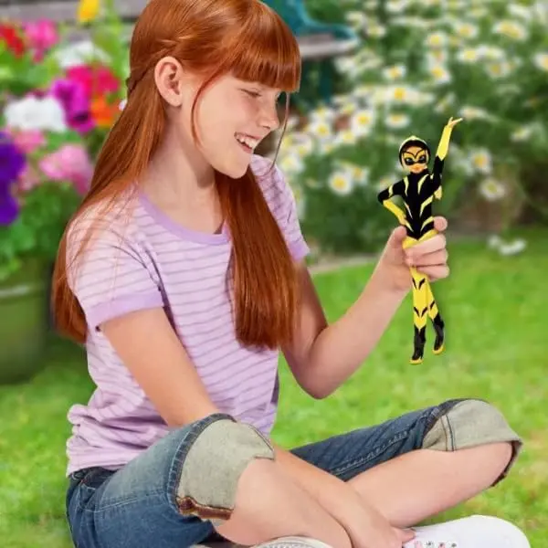 Bandai Miraculous Ladybug & Cat Noir Vesperia Doll 26cm | Articulated Zoe Superhero Figurine with Accessories - view 2
