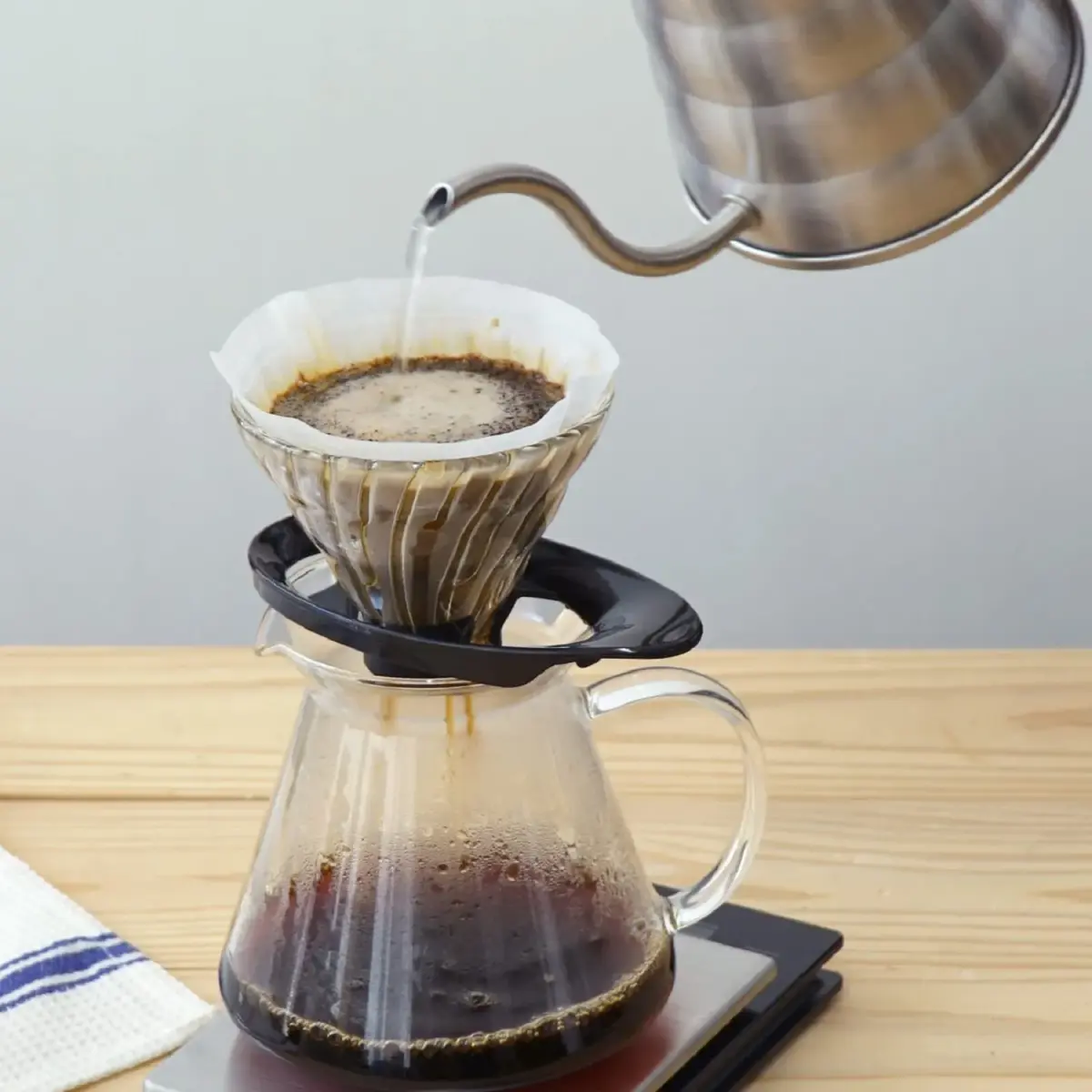 HARIO V60 Heat-resistant Glass Pour Over Coffee Dripper 600ml (0.6L) | Brew Coffee with Clarity - view 6