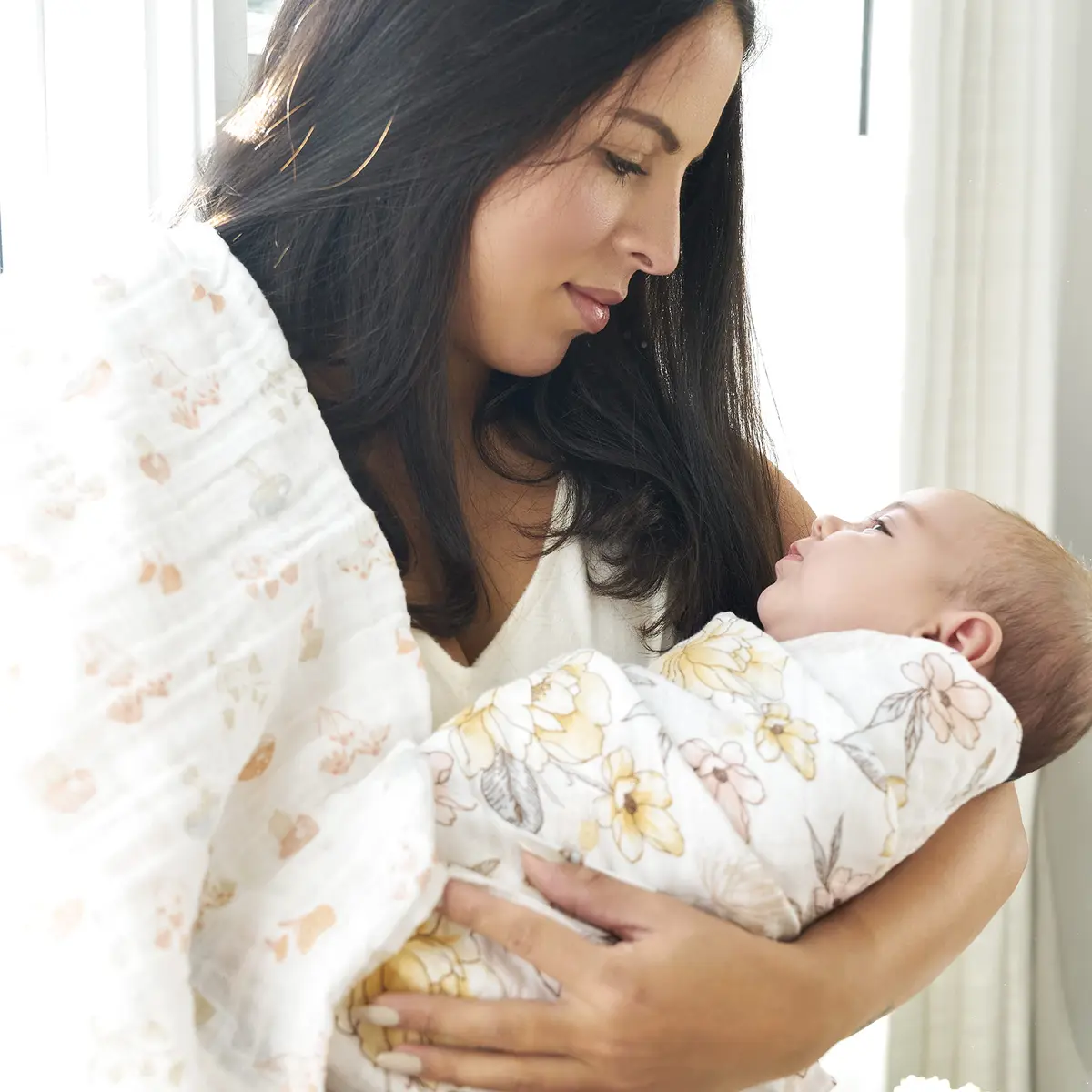 aden + anais Organic Cotton Muslin Swaddle Blankets 4 Pack (120x120 cm) | Breathable & Gentle for Newborns - view 3