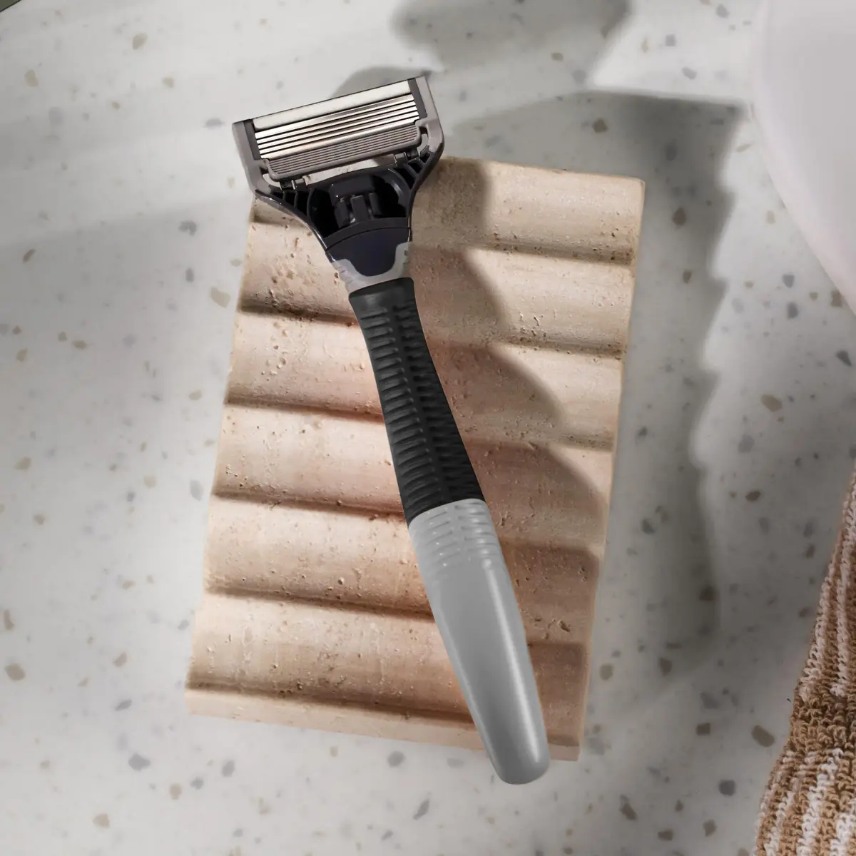Harry's Original Shaving Kit for Men - Razor Handle and 3 Razor Blade Refill Cartridges - German Engineered - Charcoal | 5-Blade Cartridge Razor - view 3