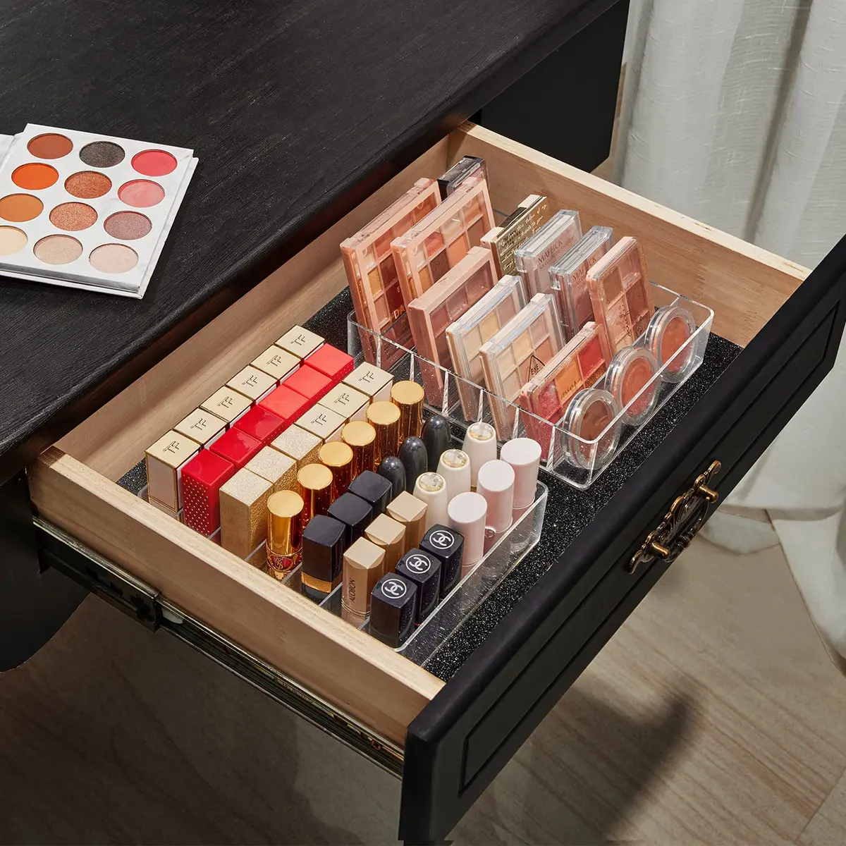 WECHENG Clear Plastic Acrylic Makeup Organizer for Makeup Palette Organizer | 7 Compartments, Large Capacity, Transparent - view 4