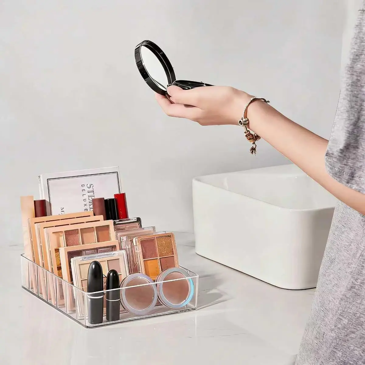 WECHENG Clear Plastic Acrylic Makeup Organizer for Makeup Palette Organizer | 7 Compartments, Large Capacity, Transparent - view 3