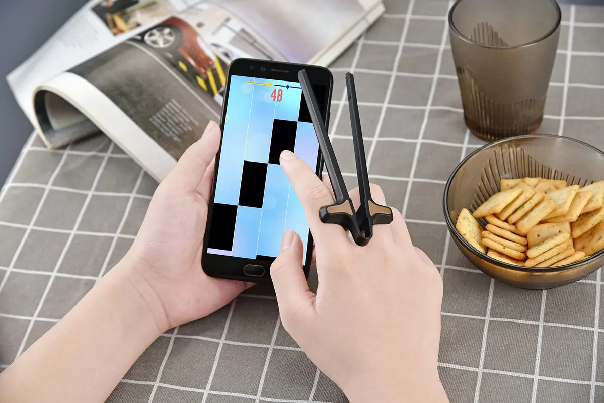 Melostu Finger Chopsticks for Gamers 2pcs | Food-Grade ABS Snack Clips for Gaming & Snacks - view 5