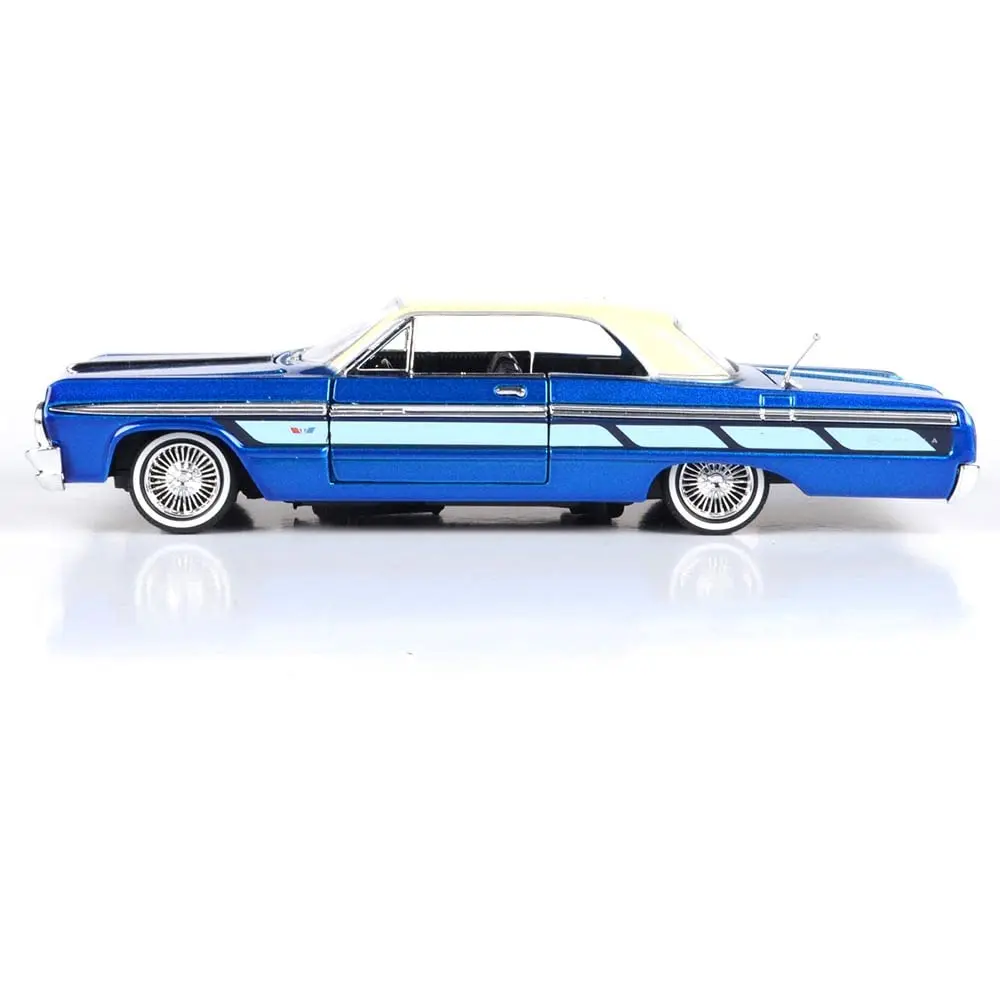 Motormax 1:24 Scale Non-Riding Toy Vehicle 7.75 inches (L) x 3 inches (W) x 3 inches (H) | Candy Blue Metallic - view 2