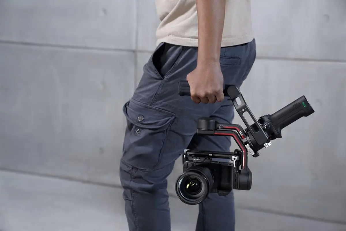 DJI RS 3 Combo 3-Axis Gimbal Stabilizer for DSLR & Mirrorless Cameras | 3 kg Payload, OLED Touchscreen, Automated Axis Locks - view 7