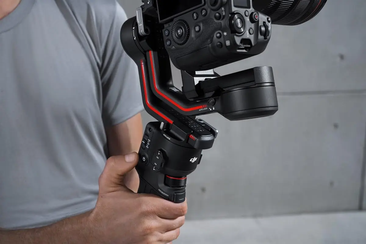 DJI RS 3 Combo 3-Axis Gimbal Stabilizer for DSLR & Mirrorless Cameras | 3 kg Payload, OLED Touchscreen, Automated Axis Locks - view 8