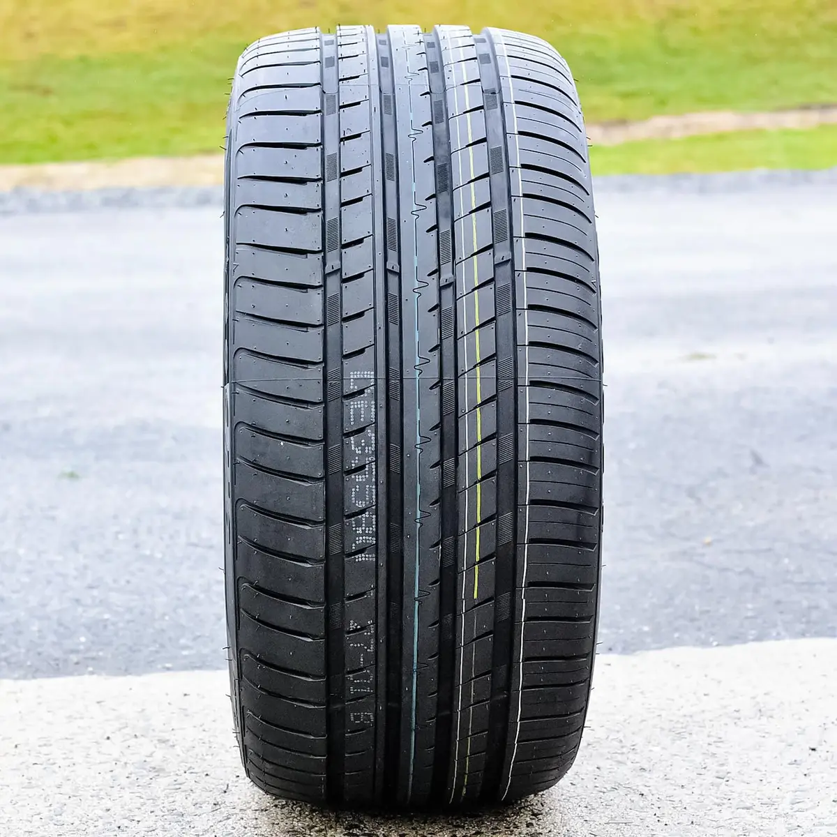 Cosmo MuchoMacho 255/35R18XL 94Y Tire | High-Performance Passenger Tire for Sport Driving - view 4