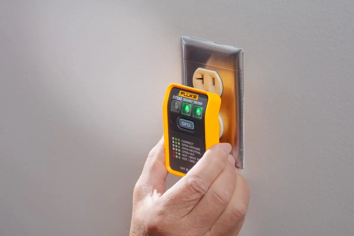 Fluke ST120 GFCI Socket Tester Without Beeper | Tests Outlets for Miswiring & GFCI Function - view 5