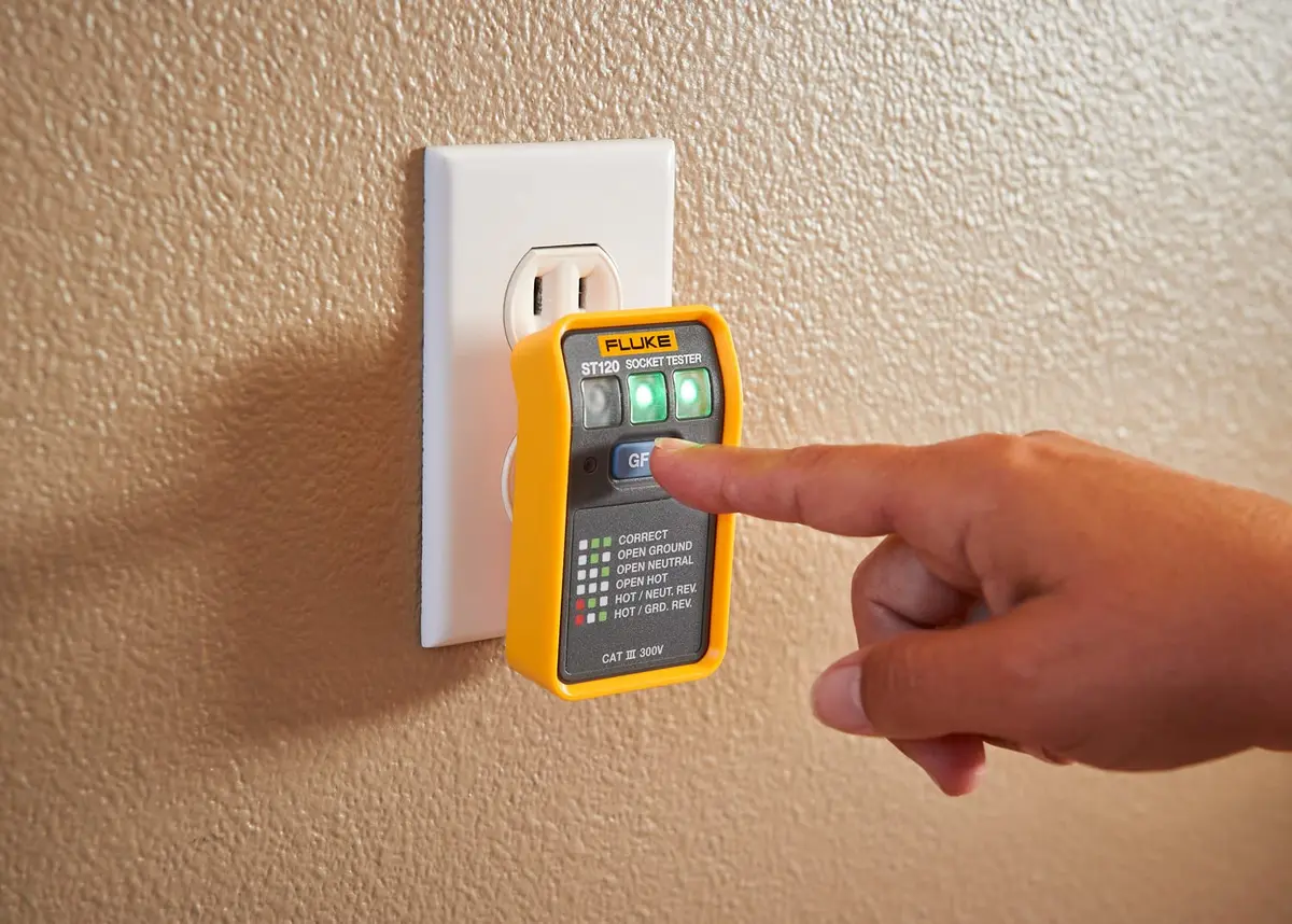 Fluke ST120 GFCI Socket Tester Without Beeper | Tests Outlets for Miswiring & GFCI Function - view 6