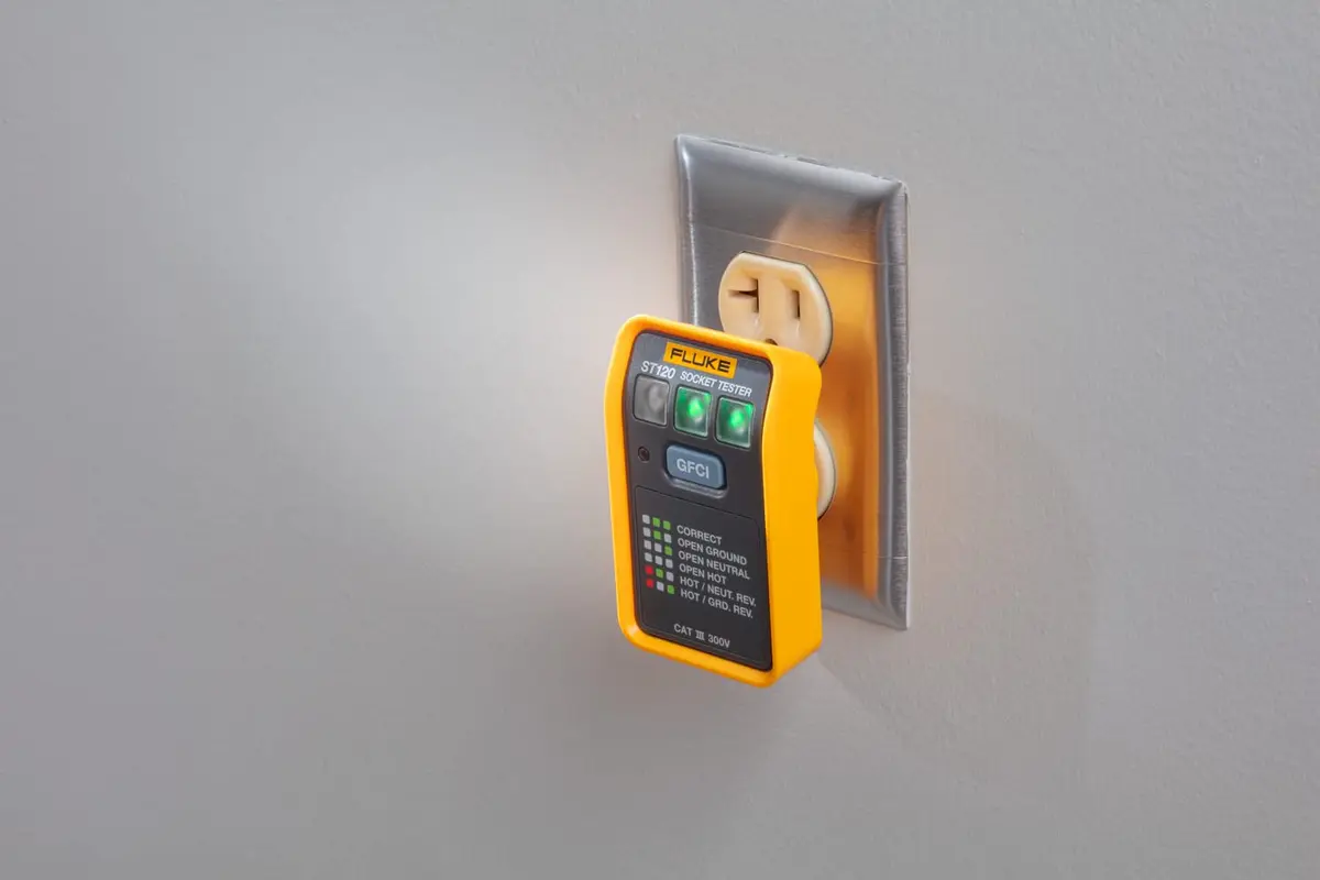 Fluke ST120 GFCI Socket Tester Without Beeper | Tests Outlets for Miswiring & GFCI Function - view 4