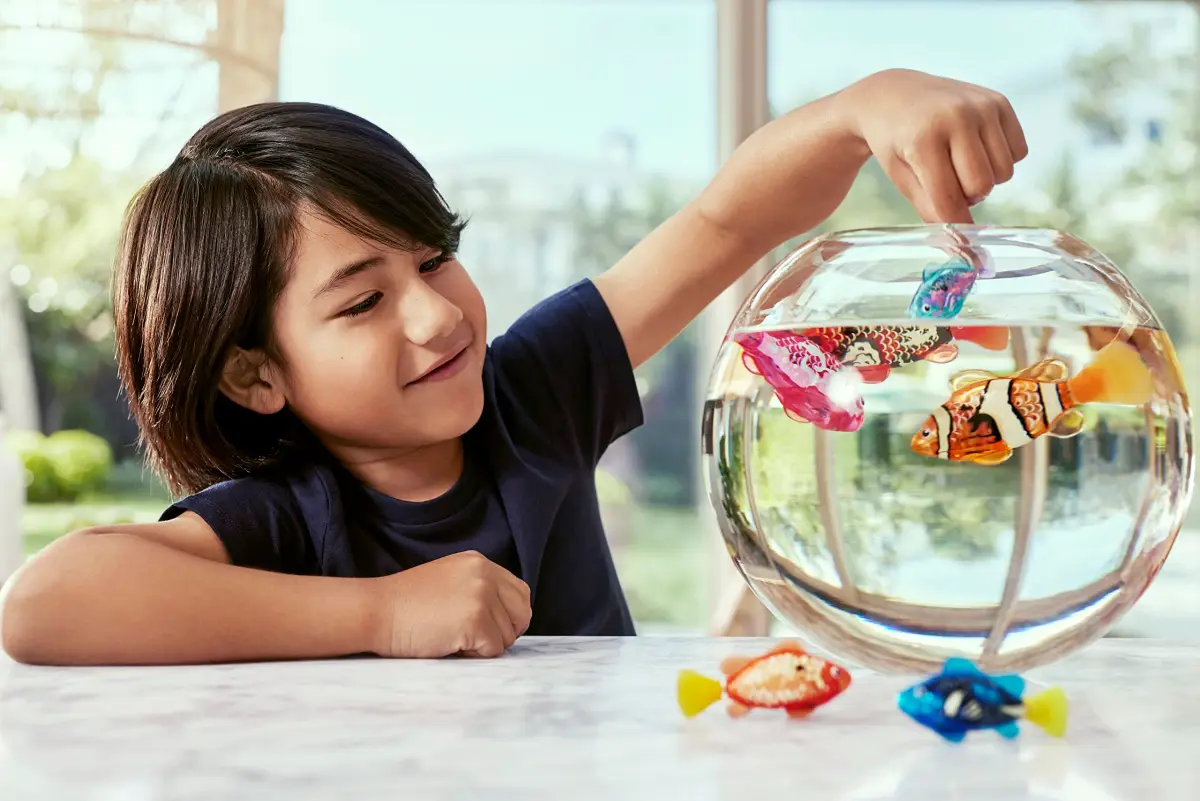 Robo Alive Robo Fish Robotic Swimming Fish 2 Piece Set | Water Activated, Color Changing, 2-Pack - view 6