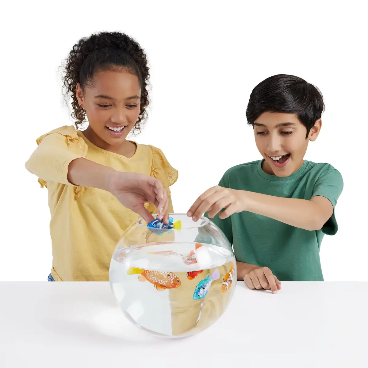 Robo Alive Robo Fish Robotic Swimming Fish 2 Piece Set | Water Activated Color Changing Toy - view 5