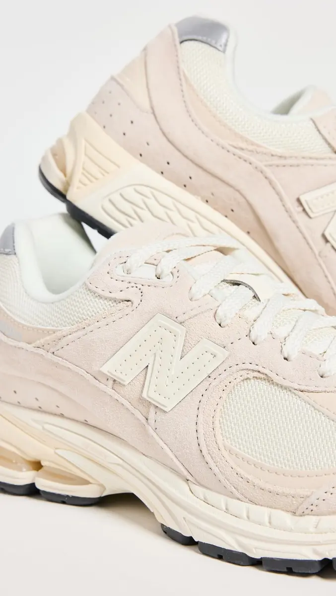 New Balance 2002 R Sneakers Men 7 Medium US | Retro Style with Modern Comfort - view 7