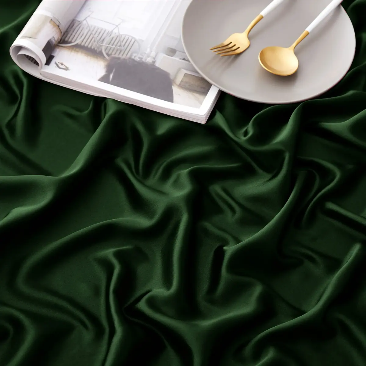 Horbaunal 6 Piece Queen Satin Sheet Set Emerald Green | 203cm x 152cm (80" x 60") + 4 Pillowcases 51cm x 76cm (20" x 30") - view 6