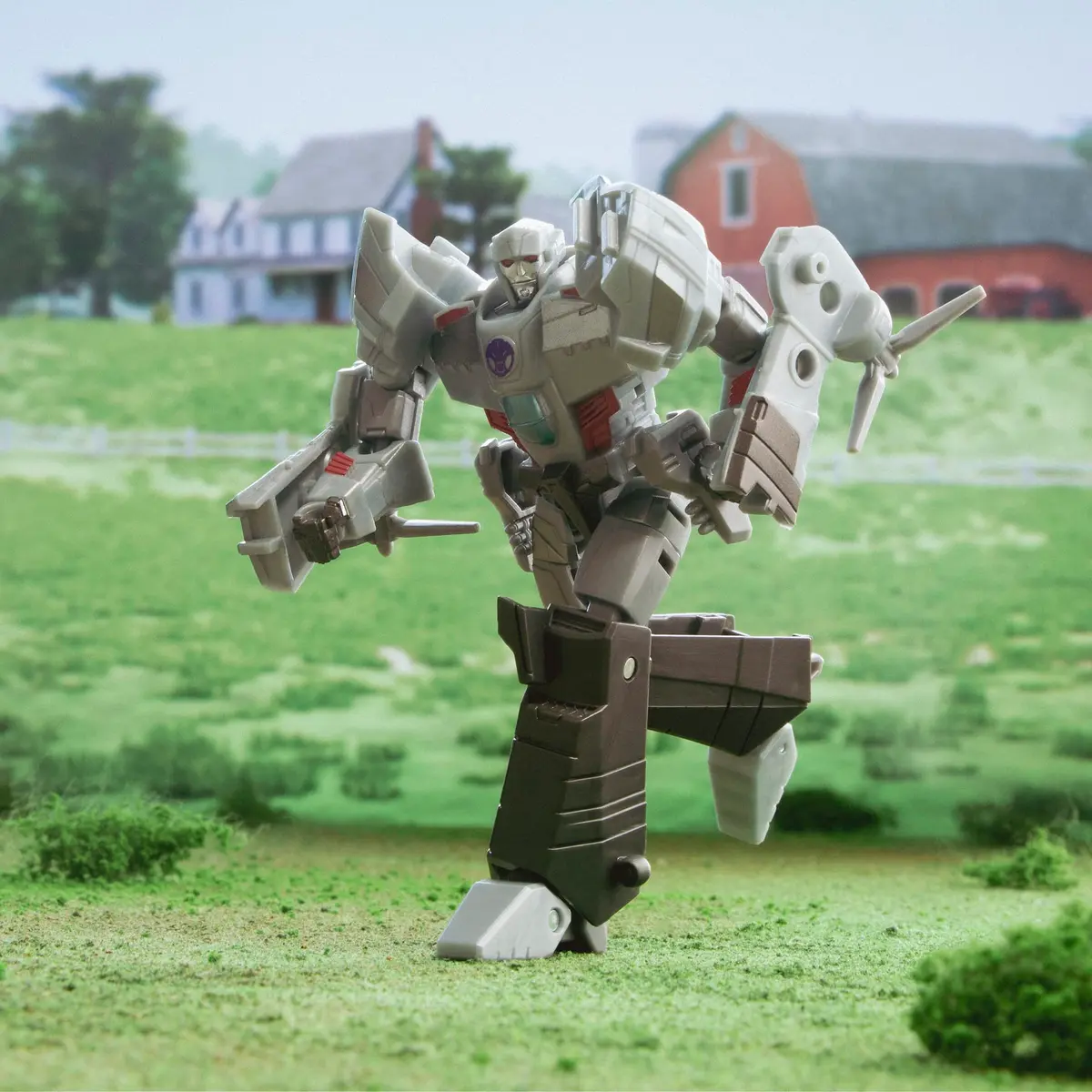 Transformers EarthSpark Deluxe Class Megatron Action Figure 5-Inch (12.7 cm) | Converts in 11 Steps - view 5