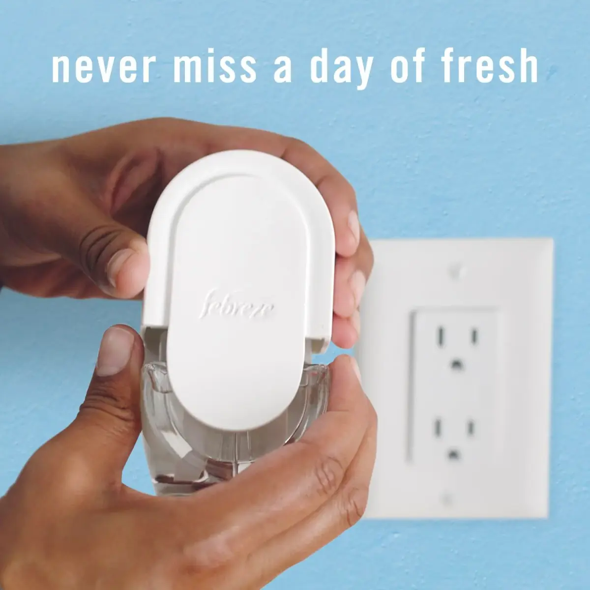 Febreze Fade Defy Plug-In Air Freshener Starter Kit with Downy April Fresh Scent, 2 Refills | Lasts 50 Days on Low - view 8