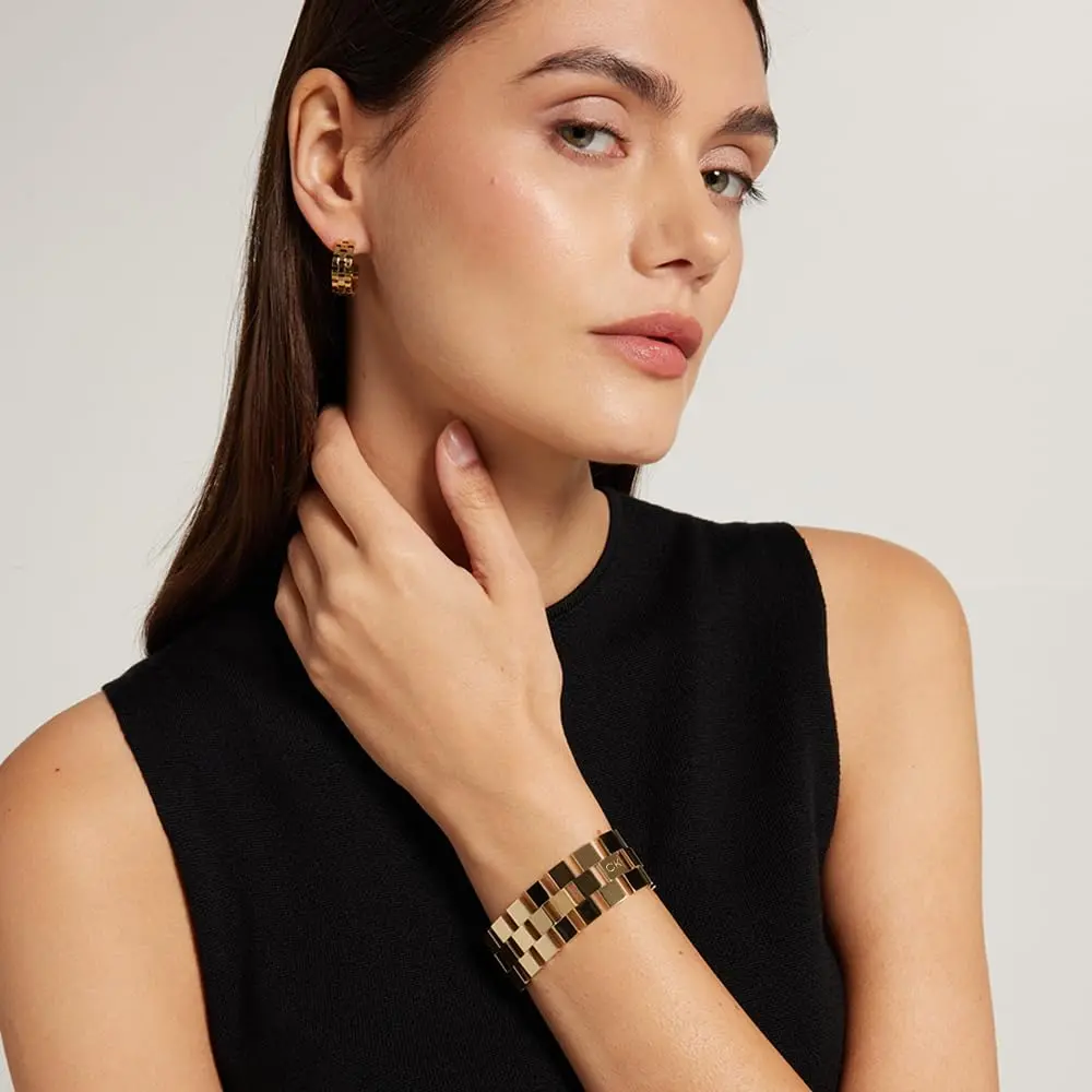 Calvin Klein Jewelry Women's Link Bracelet Gold Plated | Sculpted Grid Pattern, 24mm Inner Circumference - view 2