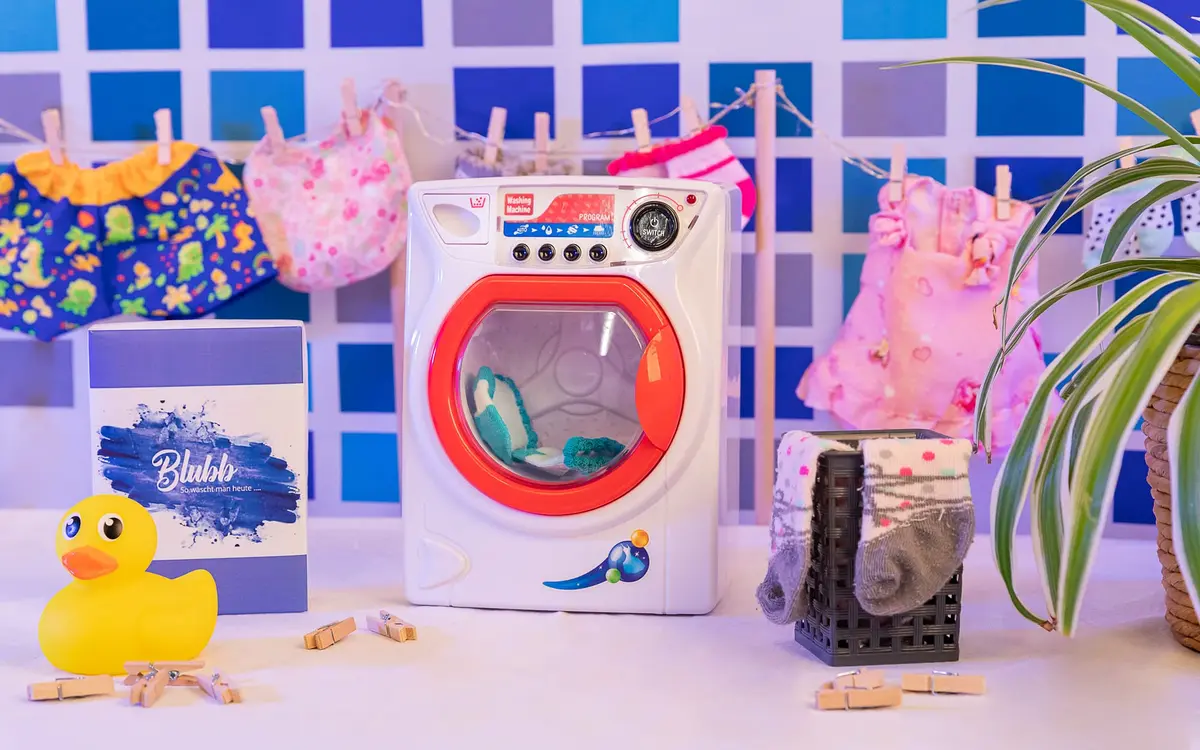 Idena Children's Washing Machine with Sound & Light Effects | Realistic Play Toy for Kids 15cm x 18cm x 23cm - view 3