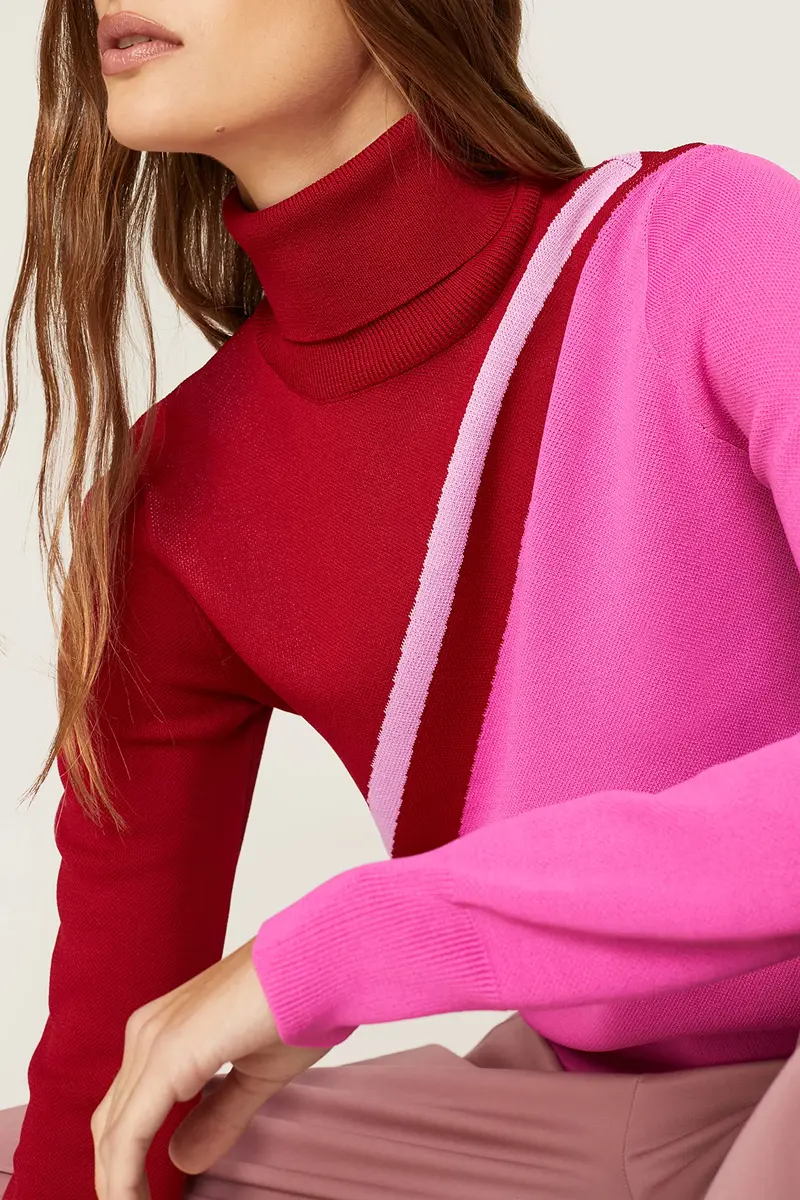 Saunders Collective Skinny Diagonal Sweater Pink Large | Preppy Design with Contrasting Shades - view 5
