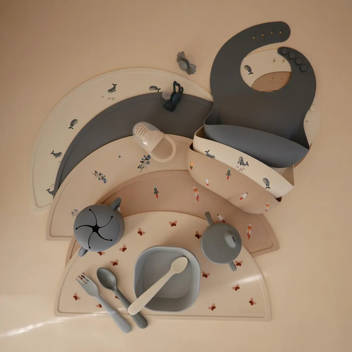 mushie Silicone Baby Bib Whales Pattern | 113 g (4 oz) - view 5