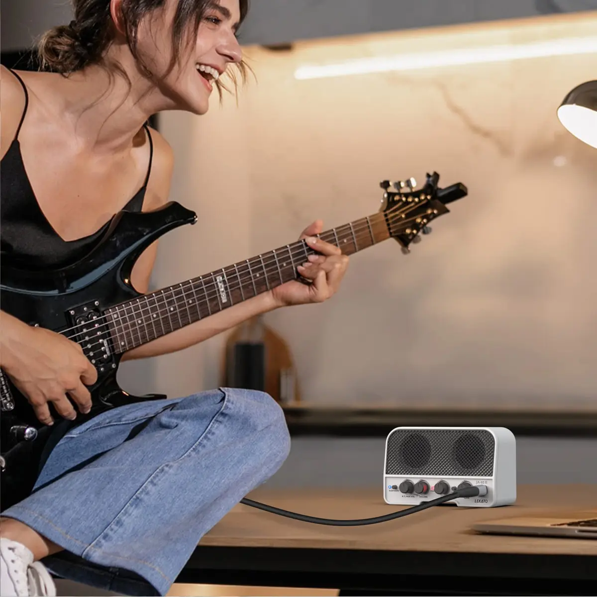 LEKATO Mini Guitar Amp 5W White | Rechargeable, Portable, Wireless Bluetooth Practice - view 6