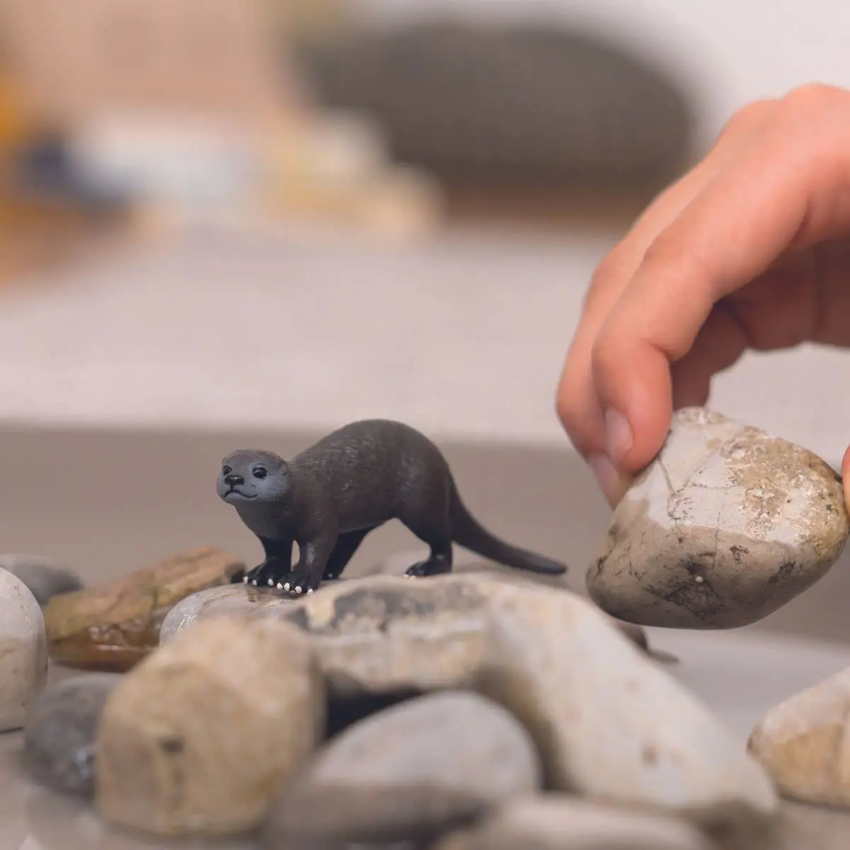 Schleich Wild Life Otter Toy Figurine 3.1 inches (7.9 cm) | Realistic Animal Toy for Kids Ages 3+ - view 2