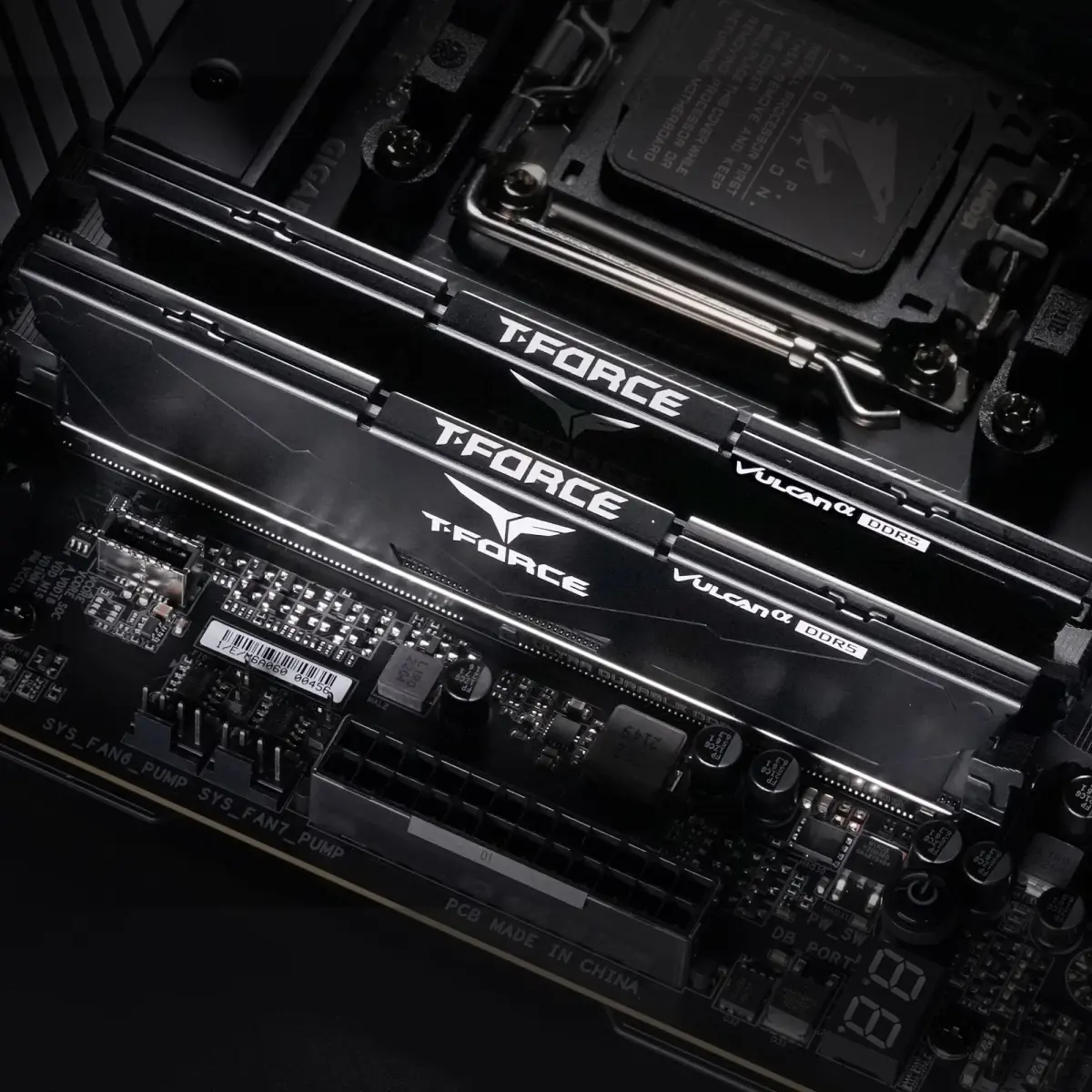 TEAMGROUP T-Force Vulcan Alpha DDR5 RAM 32GB (2x16GB) 5600MHz CL40 Desktop Memory Module | AMD Optimized - view 3