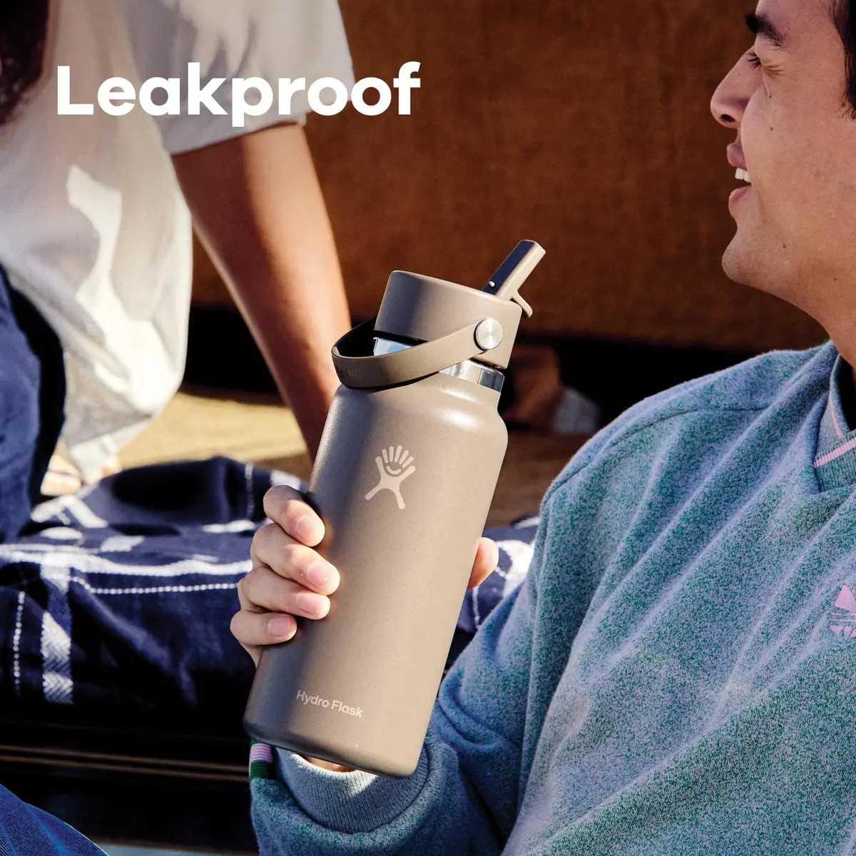 Hydro Flask Wide Mouth Water Bottle 32 Oz (946ml) with Flex Straw Lid | Insulated Stainless Steel for Cold Drinks - view 4