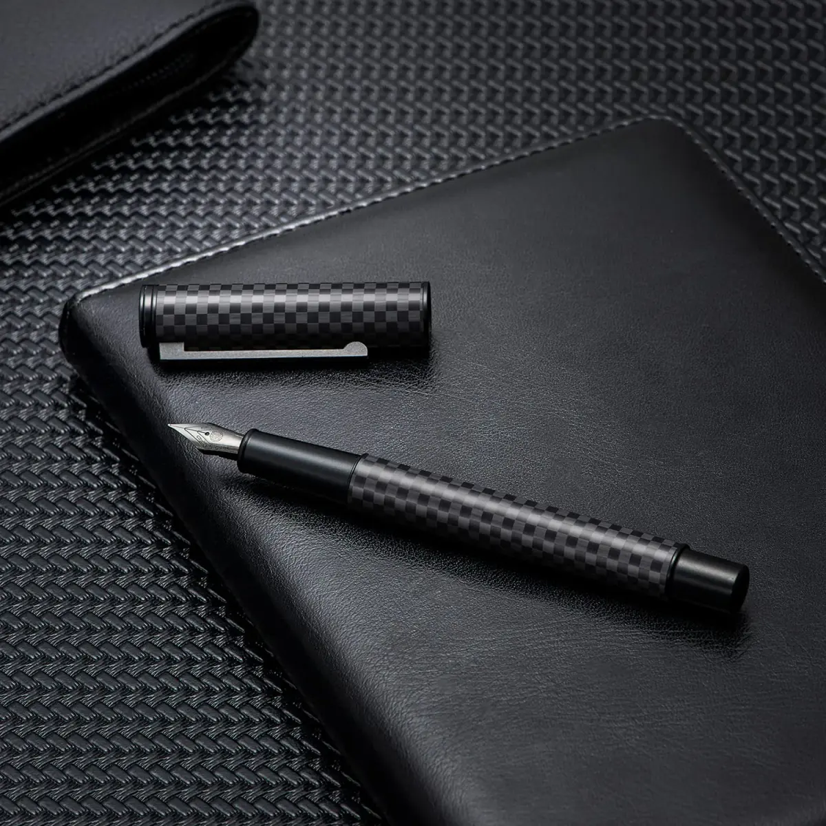 Hongdian Carbon Fiber Fountain Pen Fine Point 0.5mm (13.8cm / 5.4in) | Smooth Writing Experience - view 8