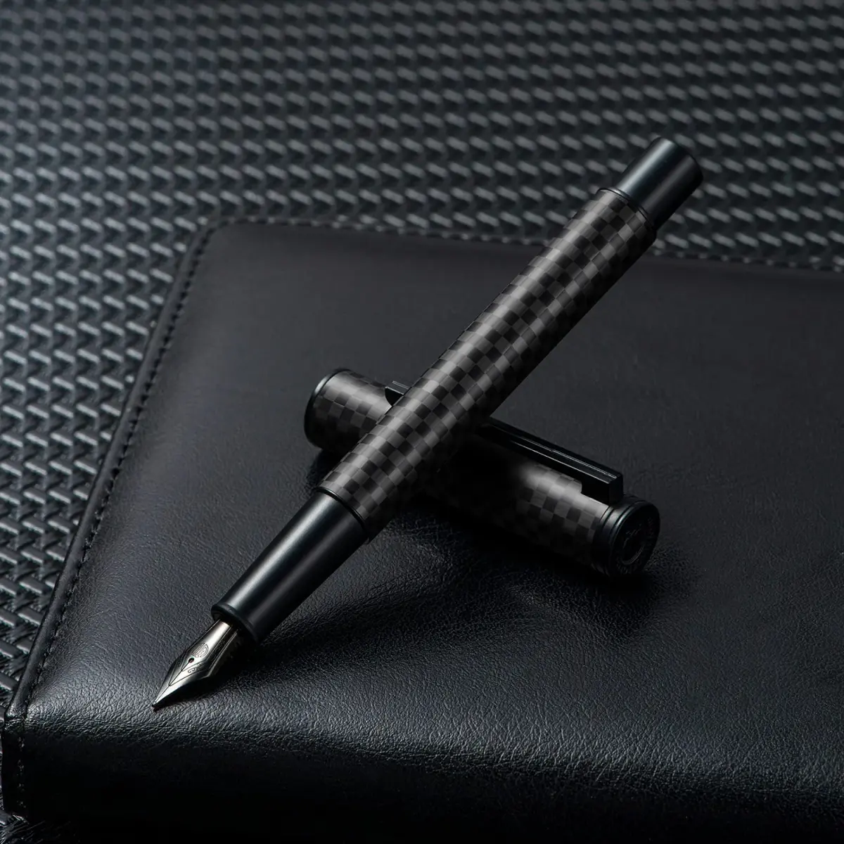 Hongdian Carbon Fiber Fountain Pen Fine Point 0.5mm (13.8cm / 5.4in) | Smooth Writing Experience - view 2
